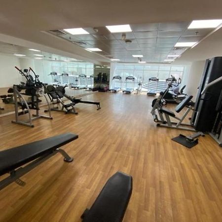 Luxurious 4-Bedroom Duplex Villa Apartment Near Jbr Dubai Bagian luar foto